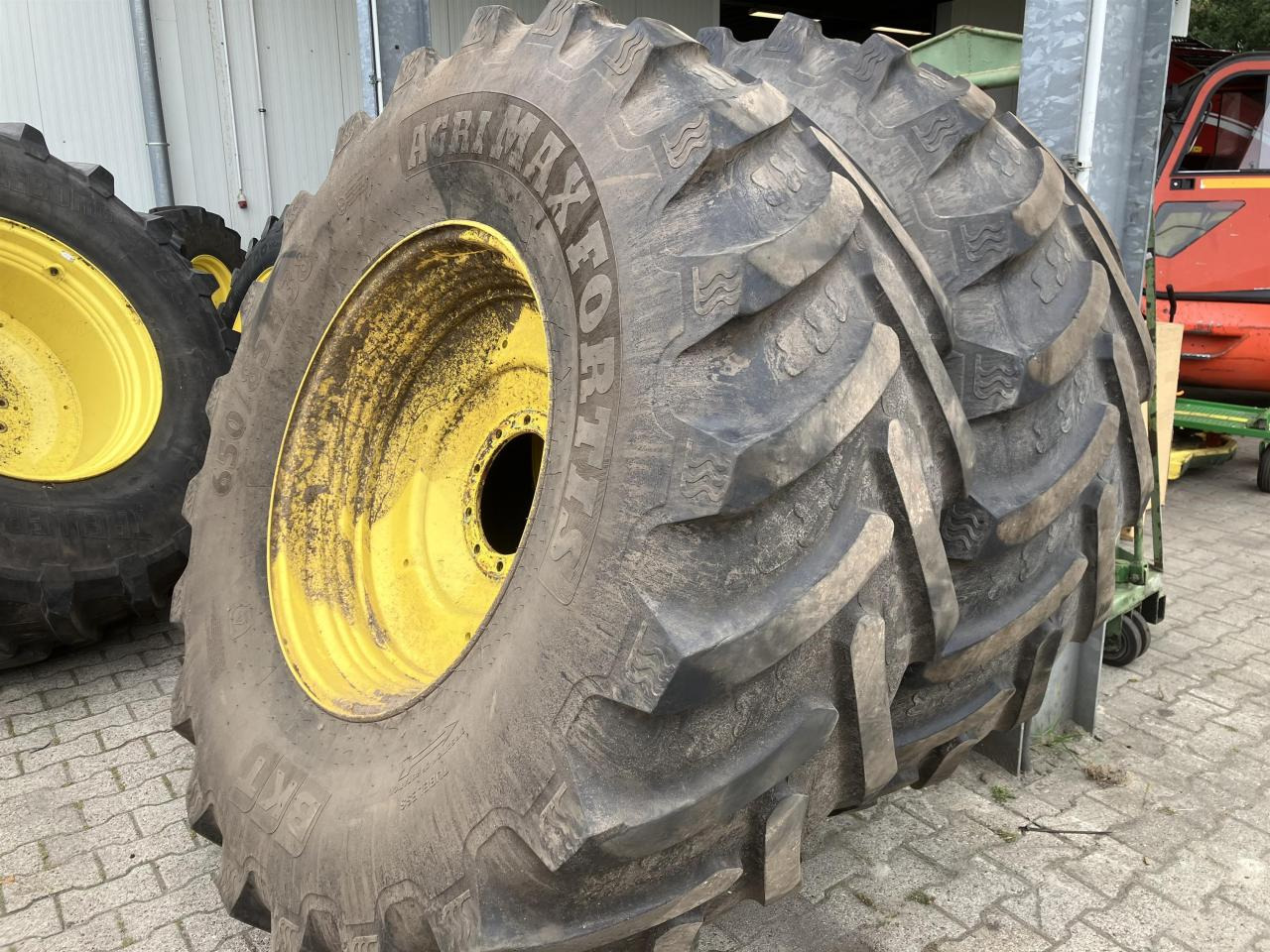 BKT 650/85R38 - Rehv - Põllutööseade: pilt 1 BKT 650/85R38 - Rehv - Põllutööseade: pilt 1