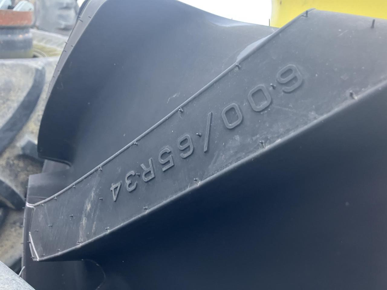 Bridgestone 600/65R34 - Rehv - Põllutööseade: pilt 5 Bridgestone 600/65R34 - Rehv - Põllutööseade: pilt 5