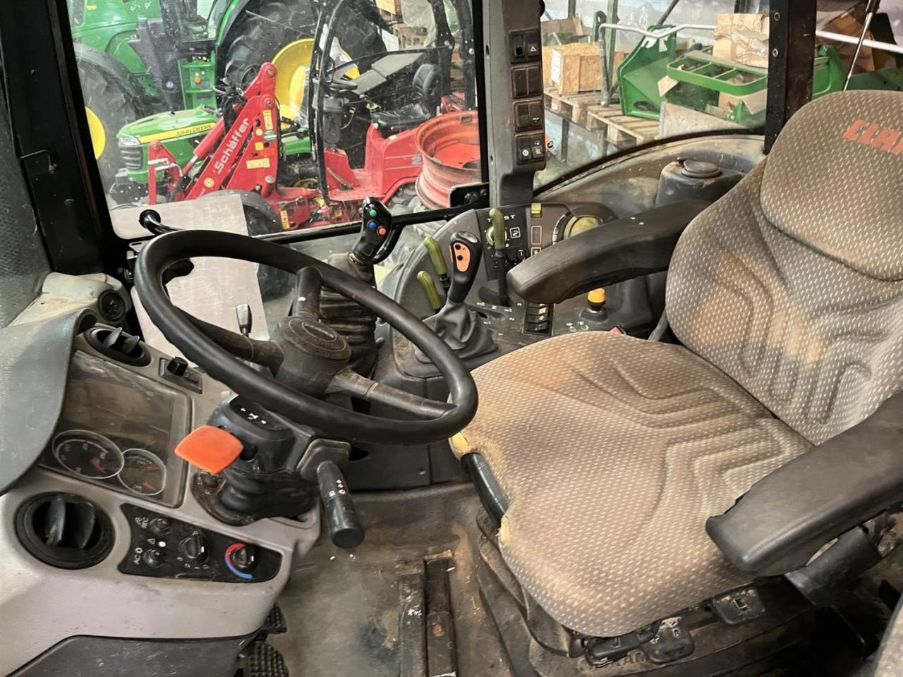 CLAAS Arion 420 - Traktor: pilt 4 CLAAS Arion 420 - Traktor: pilt 4