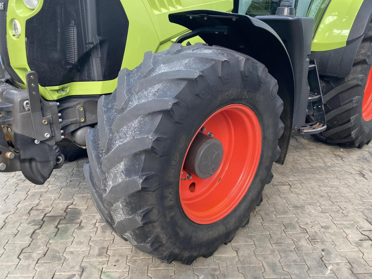 CLAAS Arion 640 - Traktor: pilt 2 CLAAS Arion 640 - Traktor: pilt 2