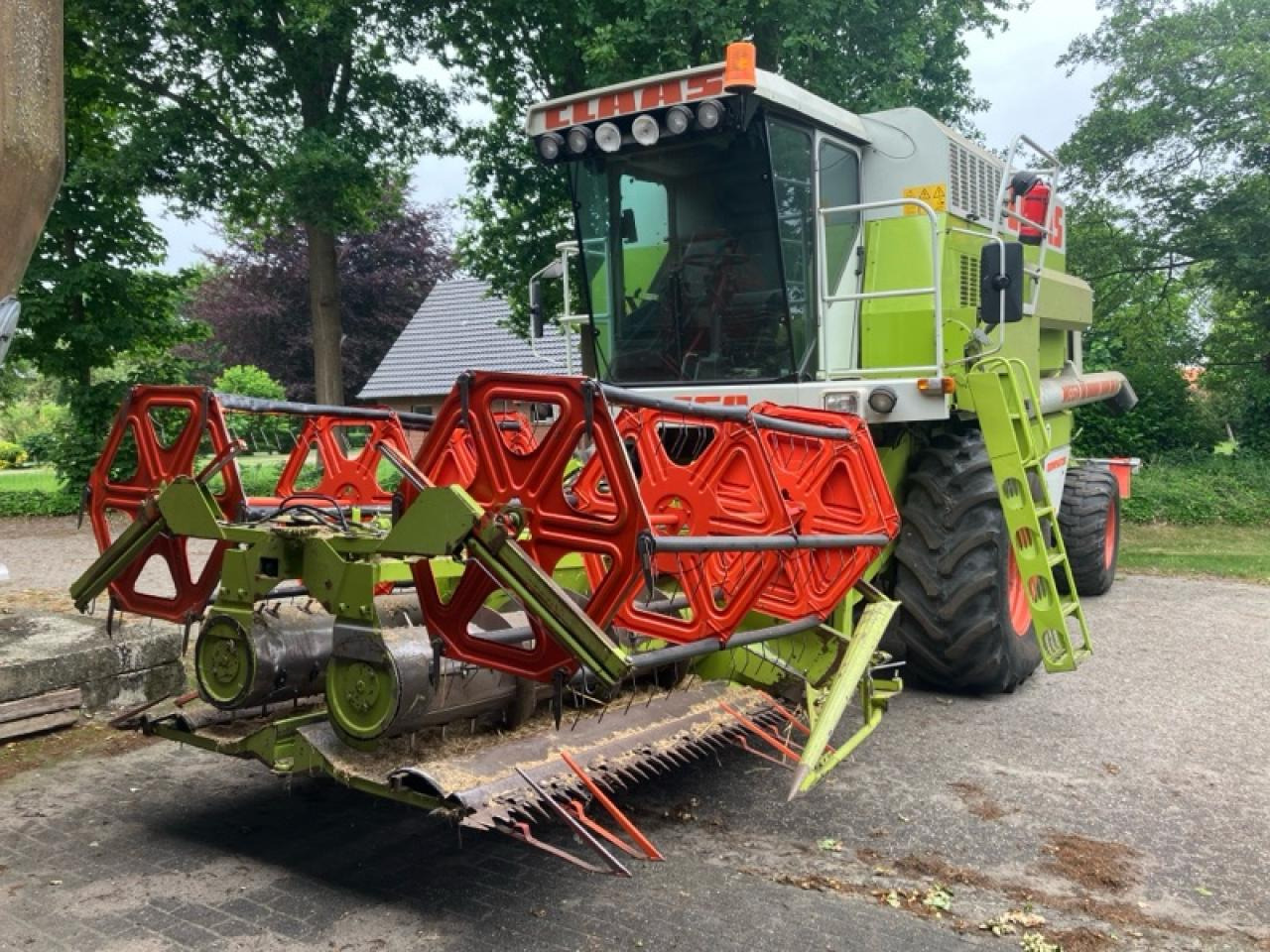 CLAAS Dominator 218 Mega - Kombain: pilt 1 CLAAS Dominator 218 Mega - Kombain: pilt 1