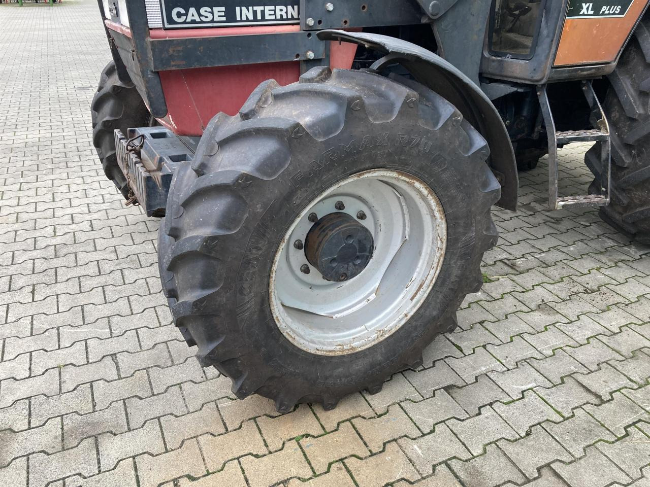 Case-IH 844 XL Plus - Traktor: pilt 2 Case-IH 844 XL Plus - Traktor: pilt 2