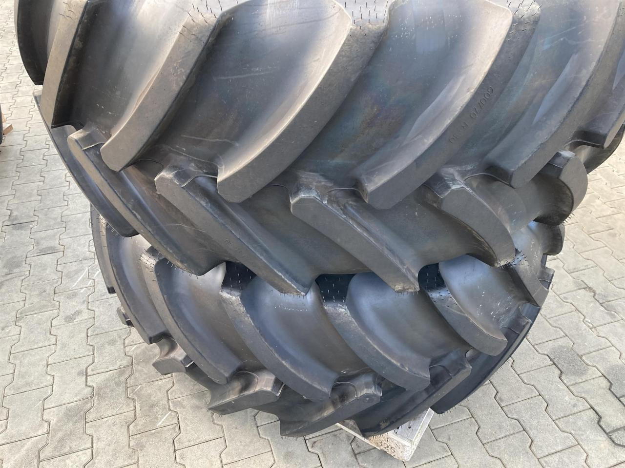 Continental 600/70R30 - Rehv - Põllutööseade: pilt 2 Continental 600/70R30 - Rehv - Põllutööseade: pilt 2