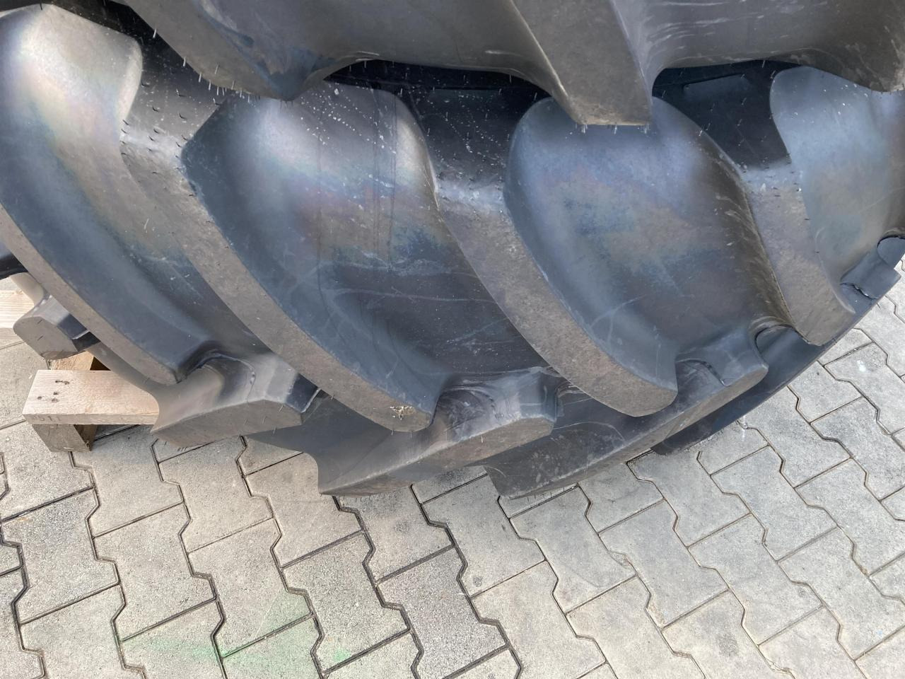 Continental 710/70R42 - Rehv - Põllutööseade: pilt 2 Continental 710/70R42 - Rehv - Põllutööseade: pilt 2