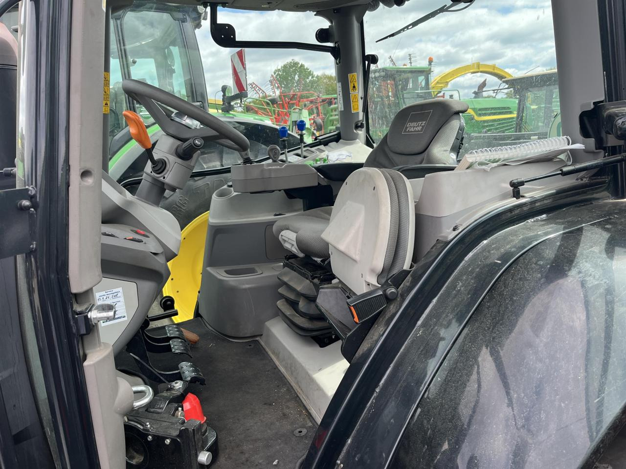 / Deutz-Fahr 6125 C RVShift - Traktor: pilt 2 / Deutz-Fahr 6125 C RVShift - Traktor: pilt 2