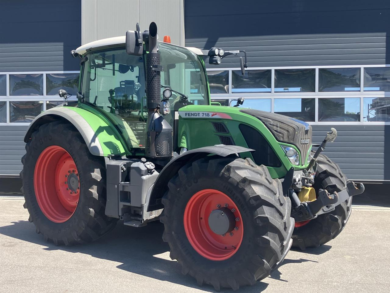 Fendt 718 Vario Profi - Traktor: pilt 1 Fendt 718 Vario Profi - Traktor: pilt 1