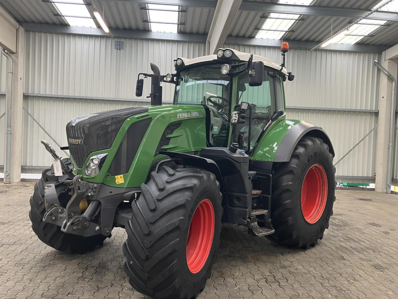 Fendt 826 Vario ProfiPlus - Traktor: pilt 1 Fendt 826 Vario ProfiPlus - Traktor: pilt 1