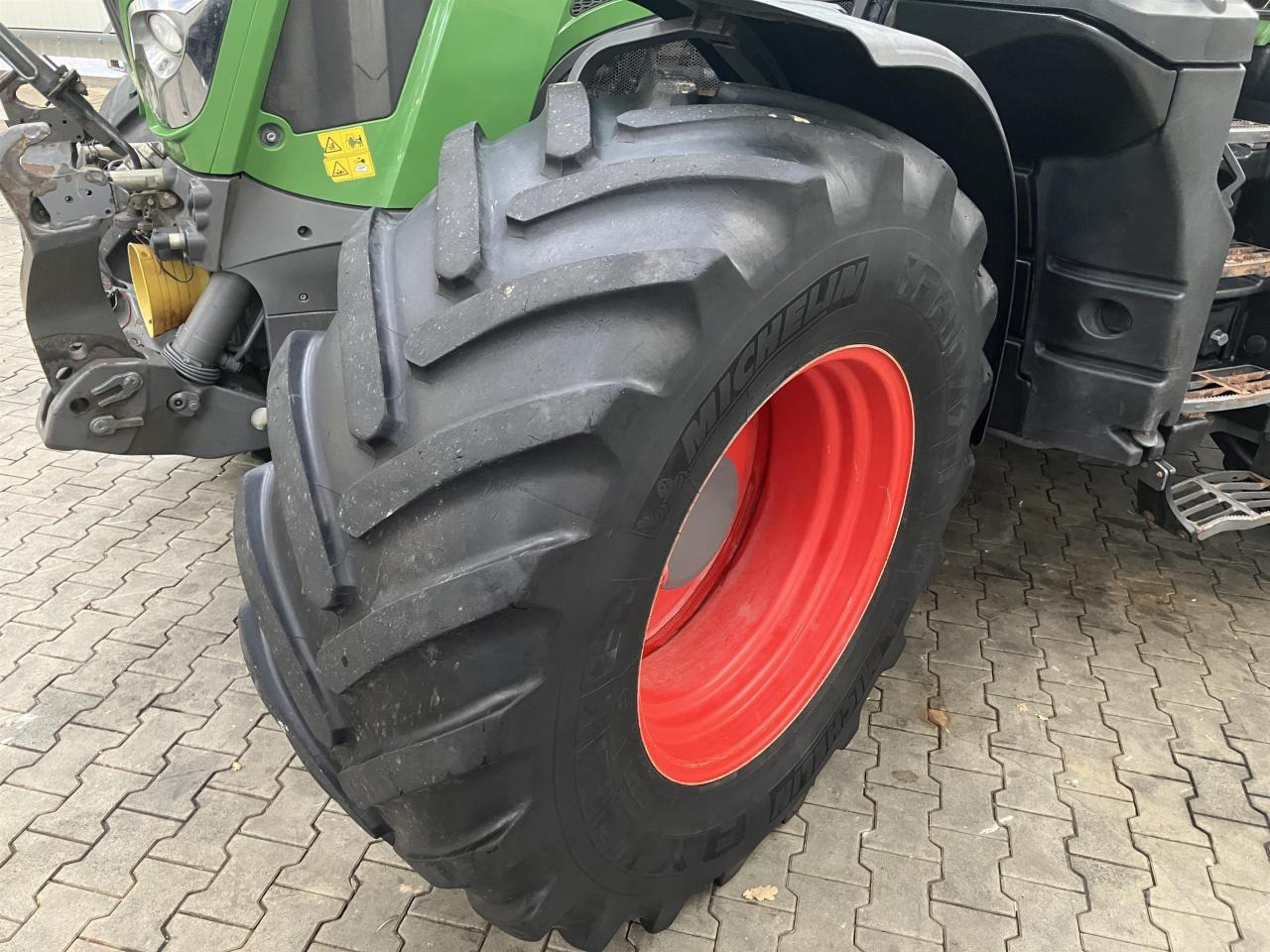Fendt 826 Vario ProfiPlus - Traktor: pilt 2 Fendt 826 Vario ProfiPlus - Traktor: pilt 2