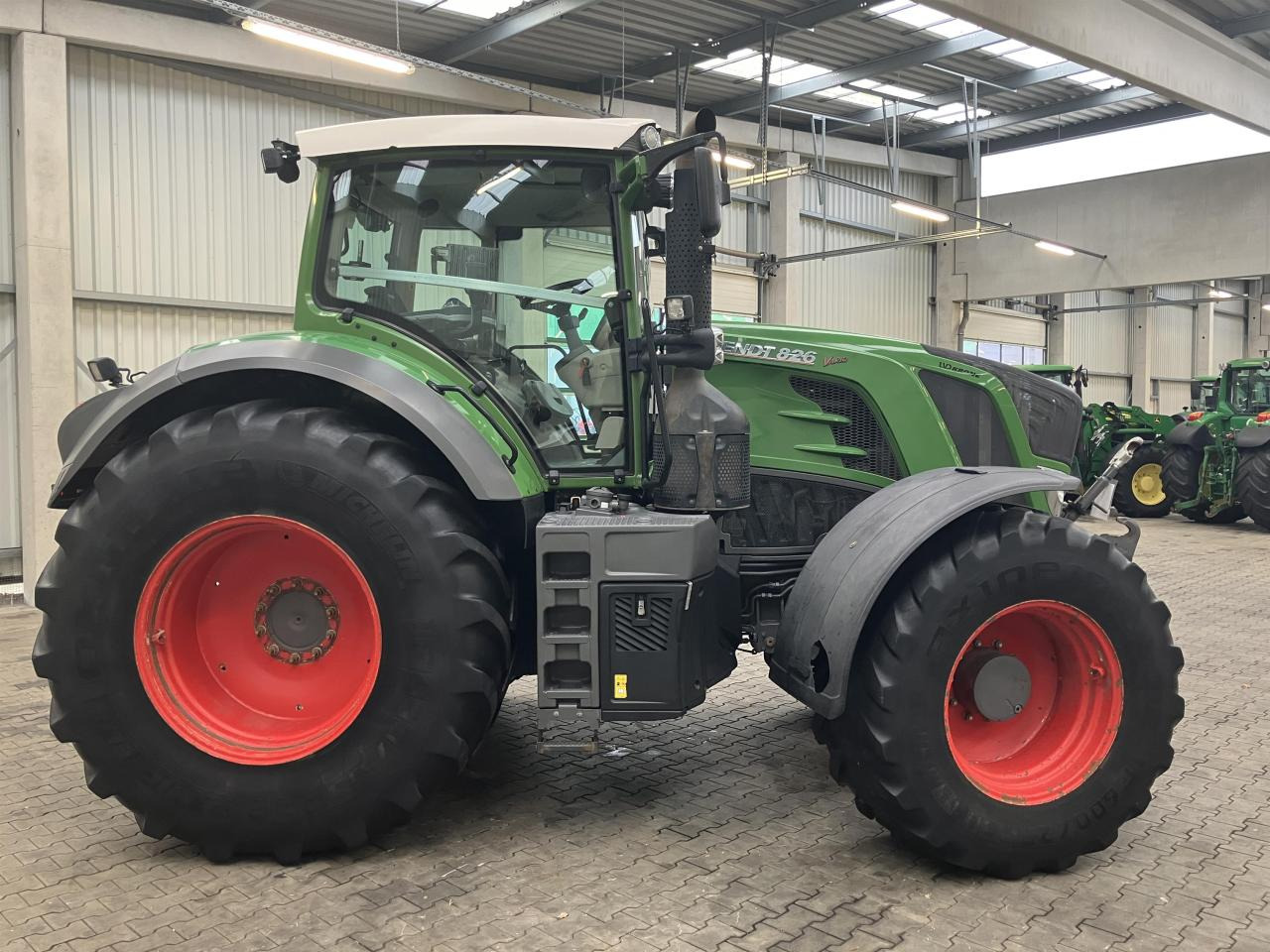 Fendt 826 Vario ProfiPlus - Traktor: pilt 4 Fendt 826 Vario ProfiPlus - Traktor: pilt 4