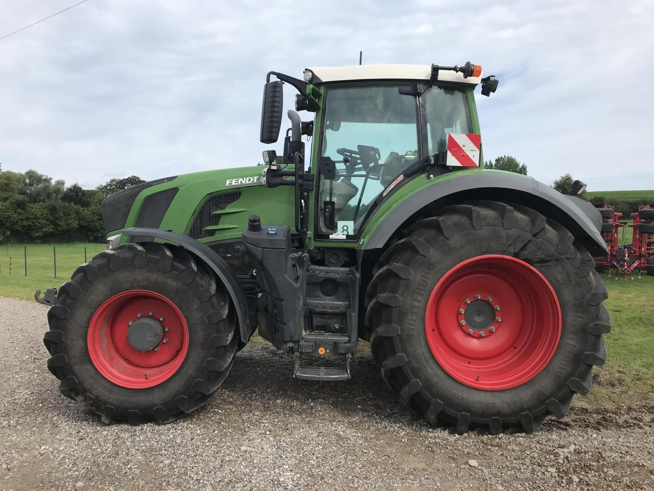 Fendt 828 Vario Profi Plus - Traktor: pilt 1 Fendt 828 Vario Profi Plus - Traktor: pilt 1