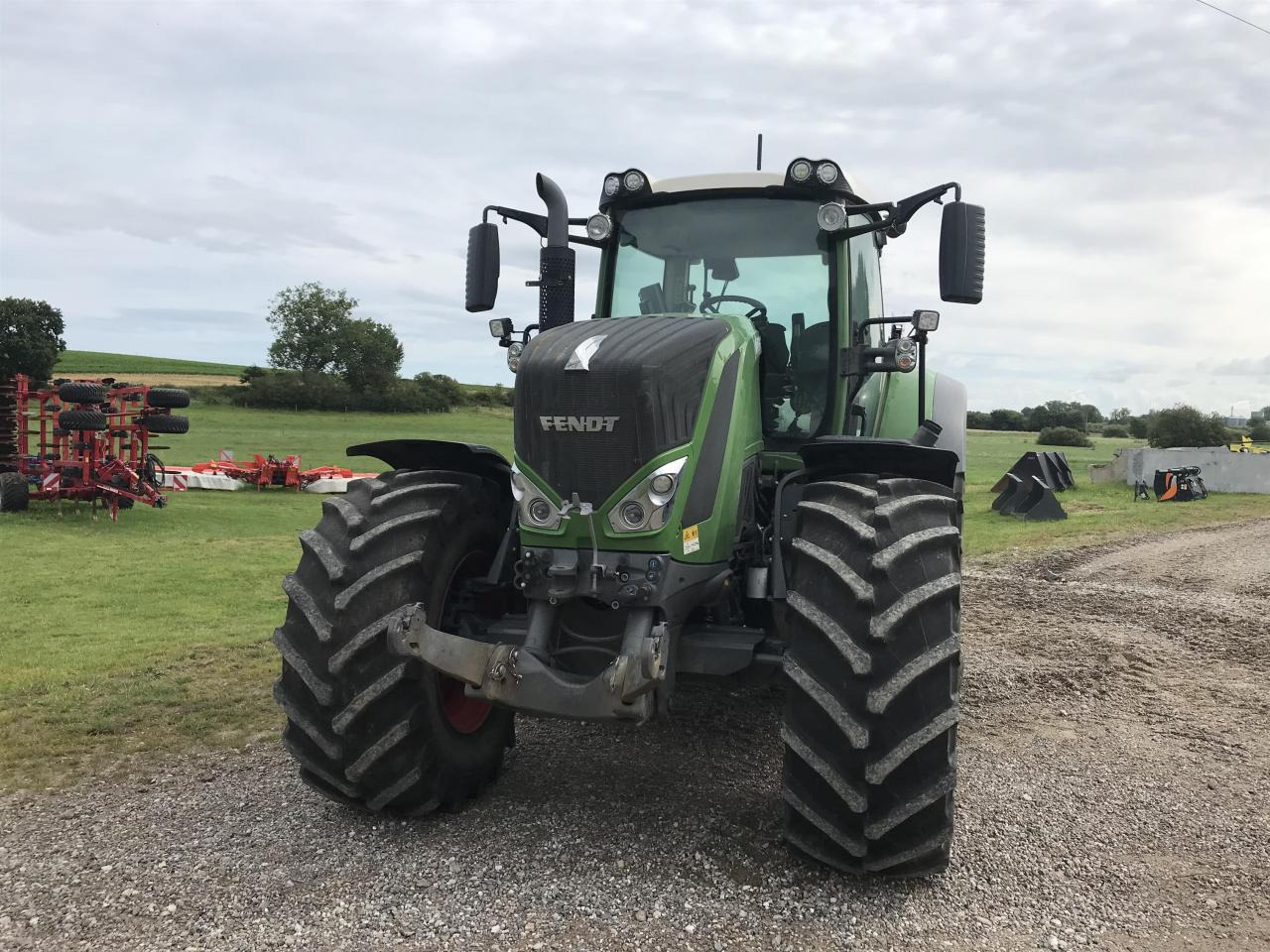 Fendt 828 Vario Profi Plus - Traktor: pilt 3 Fendt 828 Vario Profi Plus - Traktor: pilt 3