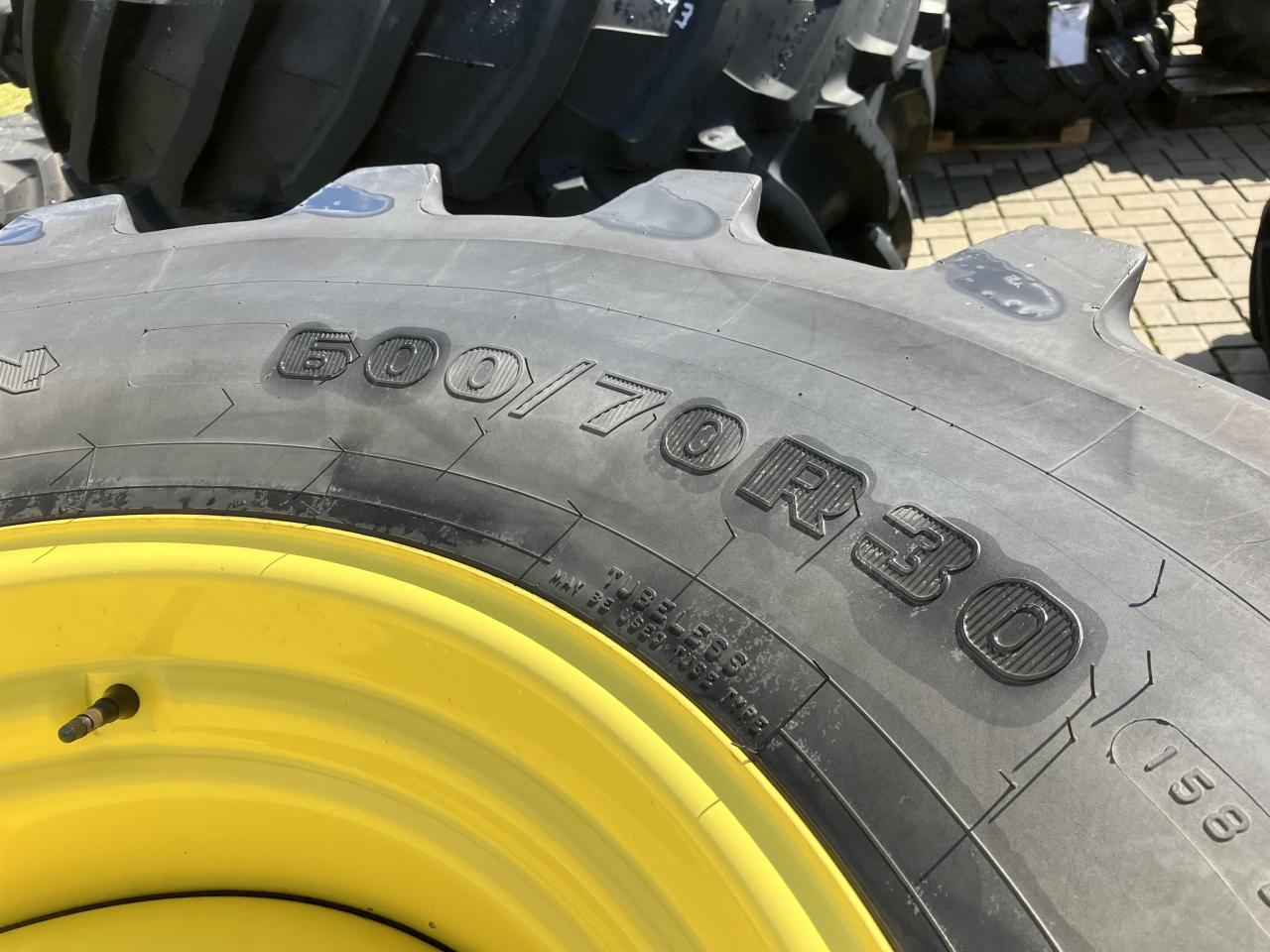 Firestone 600/70R30 - Rehv - Põllutööseade: pilt 3 Firestone 600/70R30 - Rehv - Põllutööseade: pilt 3