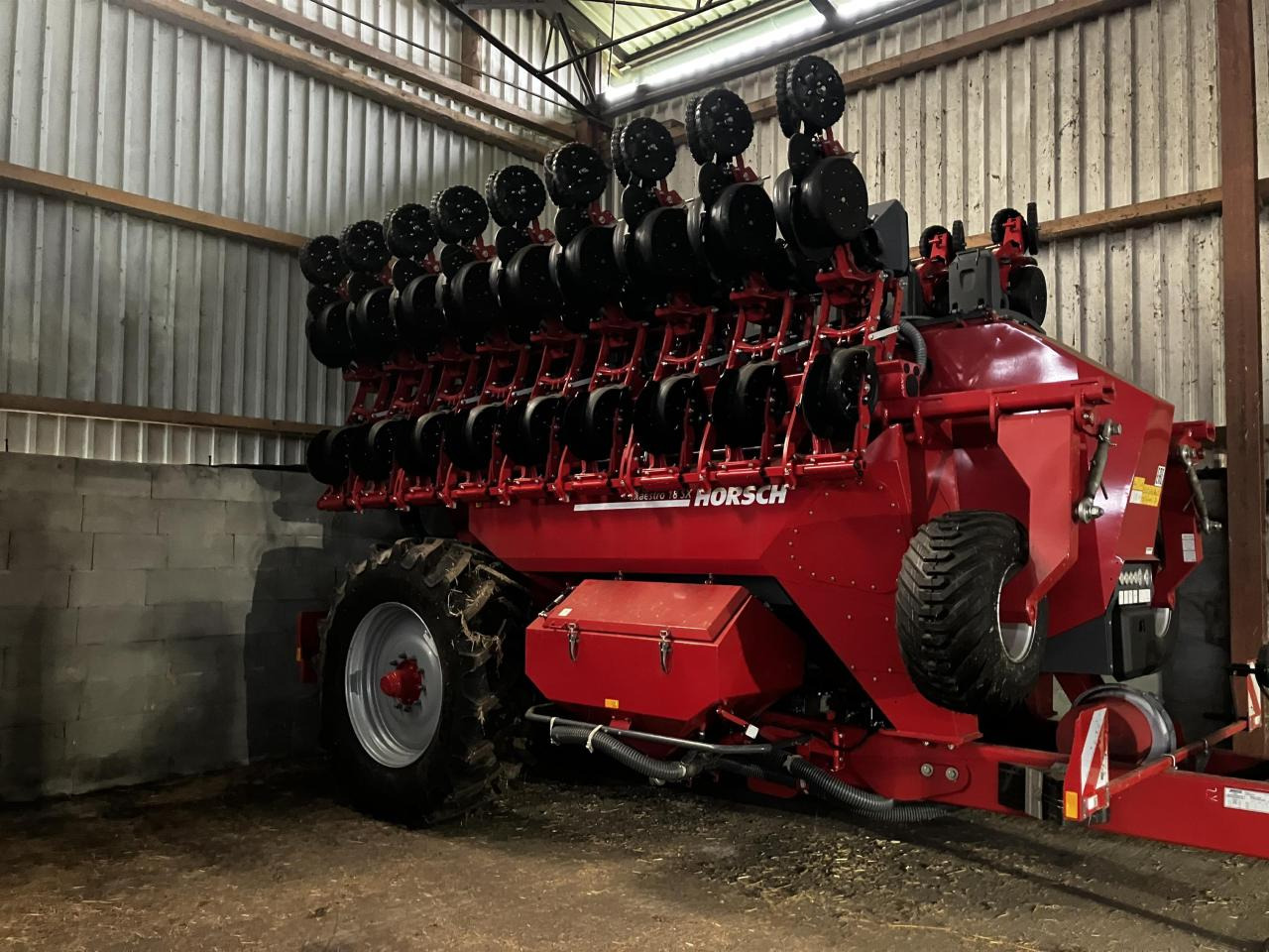 Horsch Maestro 18 SX - Täppiskülvimasin: pilt 2 Horsch Maestro 18 SX - Täppiskülvimasin: pilt 2