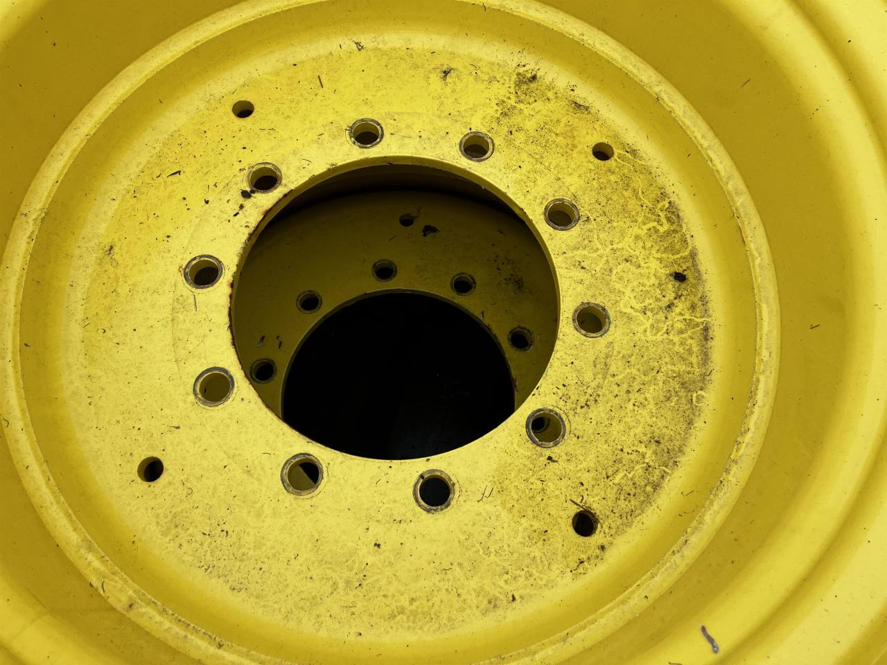 John Deere 15x28 - Rehv - Põllutööseade: pilt 4 John Deere 15x28 - Rehv - Põllutööseade: pilt 4