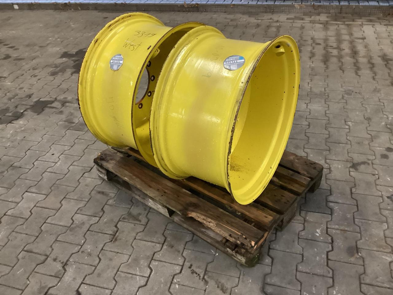 John Deere 15x30 - Rehv - Põllutööseade: pilt 1 John Deere 15x30 - Rehv - Põllutööseade: pilt 1