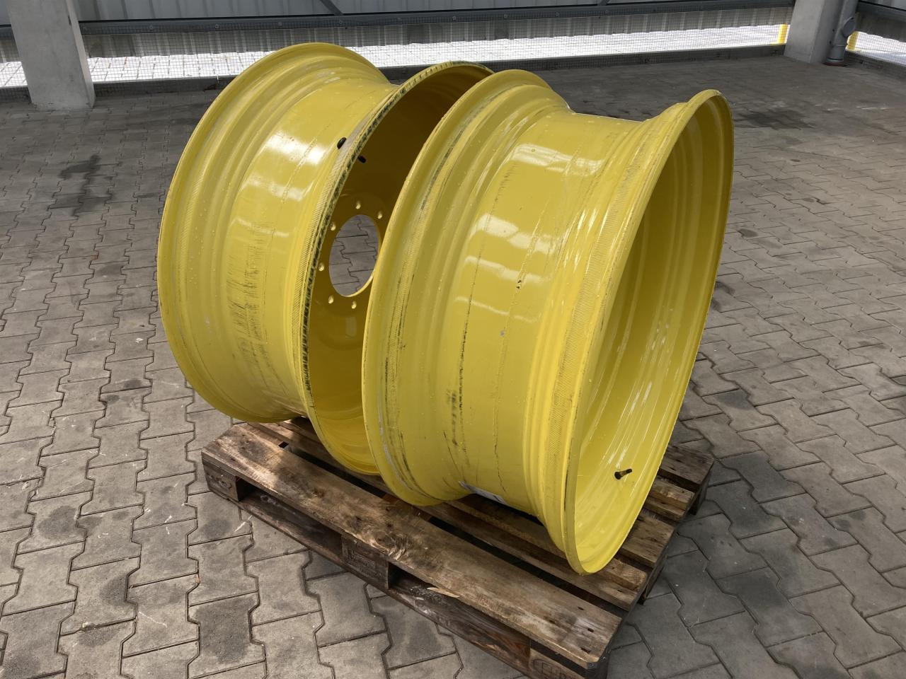 John Deere 15x38 - Rehv - Põllutööseade: pilt 1 John Deere 15x38 - Rehv - Põllutööseade: pilt 1