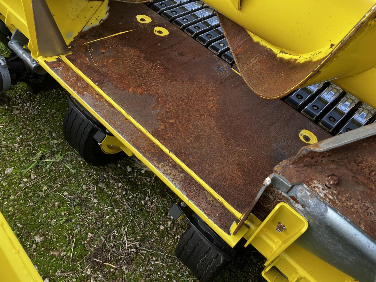 John Deere 30R - Saagikoristusmasina lisa: pilt 4 John Deere 30R - Saagikoristusmasina lisa: pilt 4