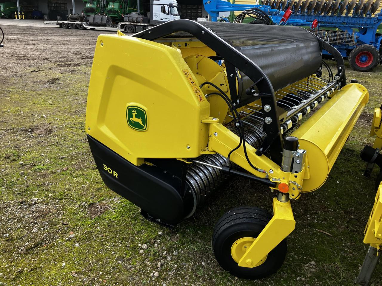 John Deere 30R - Saagikoristusmasina lisa: pilt 4 John Deere 30R - Saagikoristusmasina lisa: pilt 4