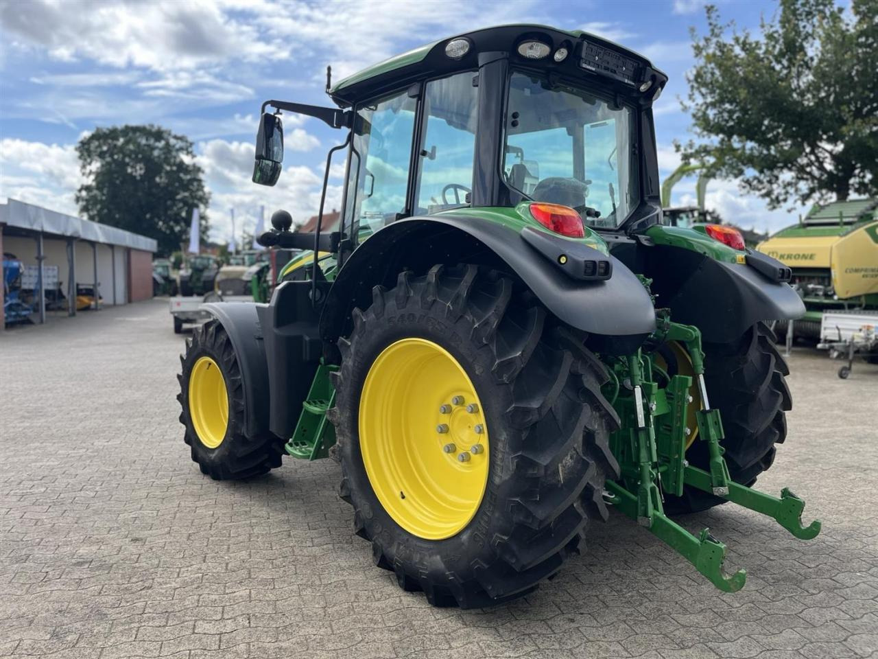 John Deere 6100M - Traktor: pilt 4 John Deere 6100M - Traktor: pilt 4