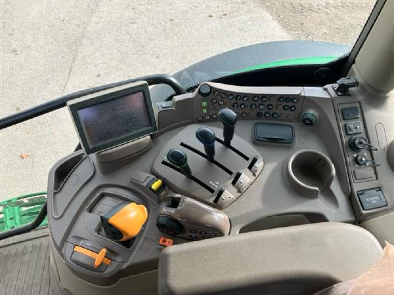 John Deere 6130R - Traktor: pilt 4 John Deere 6130R - Traktor: pilt 4