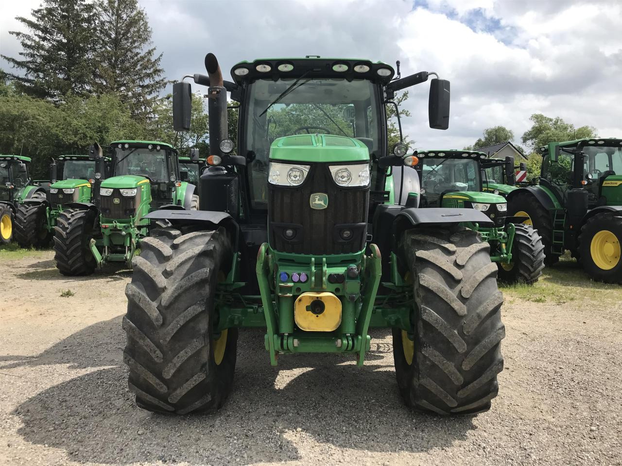John Deere 6215R - Traktor: pilt 3 John Deere 6215R - Traktor: pilt 3