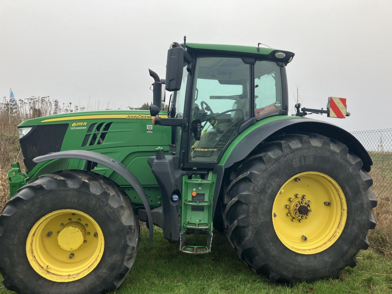 John Deere 6215R - Traktor: pilt 2 John Deere 6215R - Traktor: pilt 2