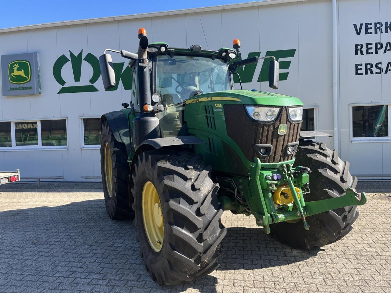 John Deere 6215R - Traktor: pilt 1 John Deere 6215R - Traktor: pilt 1