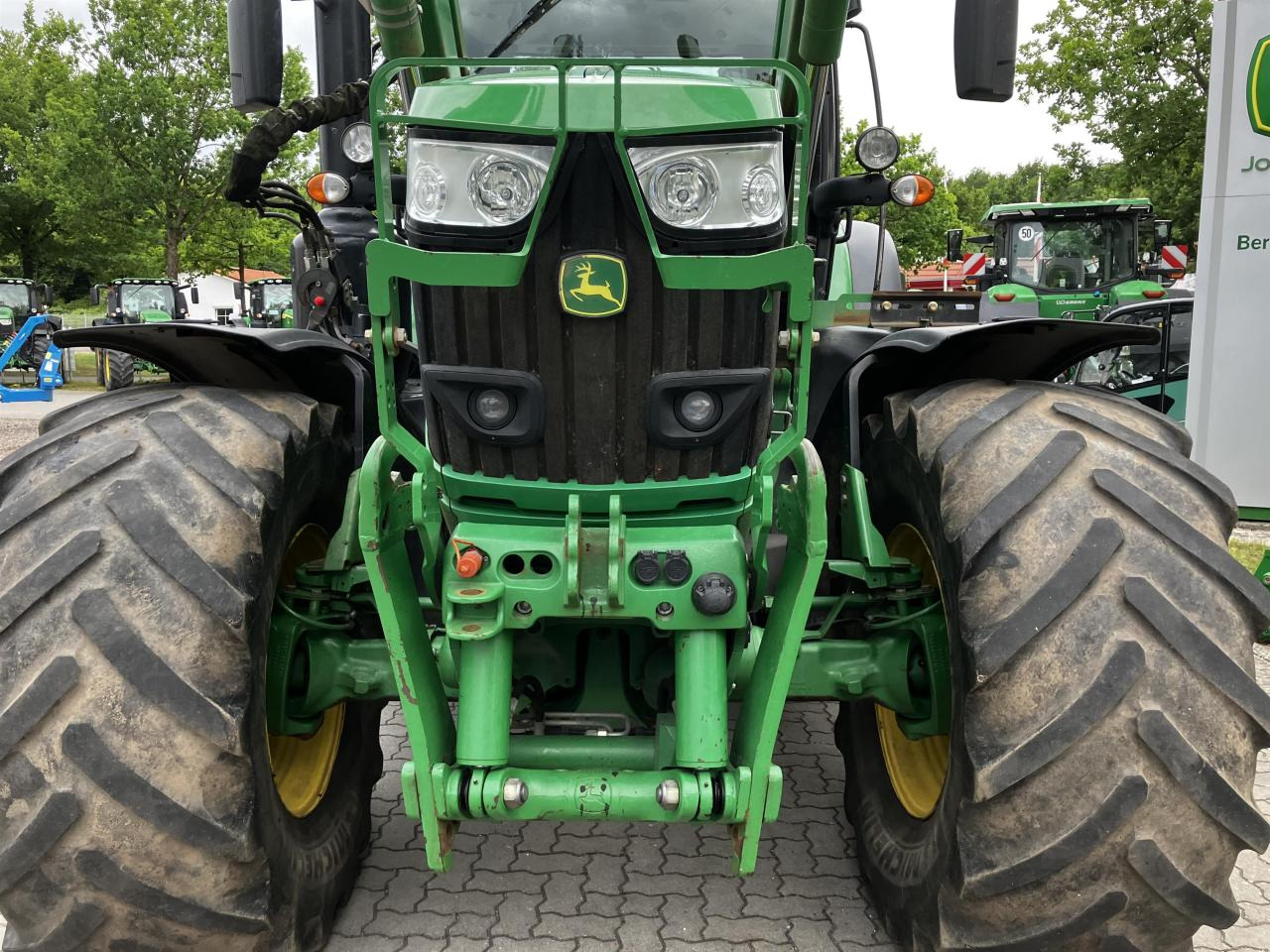 John Deere 6215R - Traktor: pilt 4 John Deere 6215R - Traktor: pilt 4