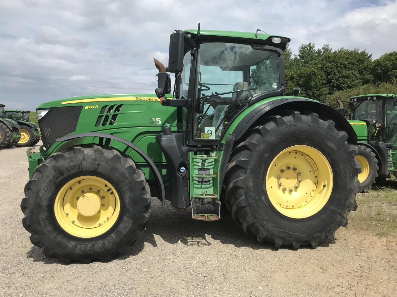 John Deere 6215R - Traktor: pilt 1 John Deere 6215R - Traktor: pilt 1
