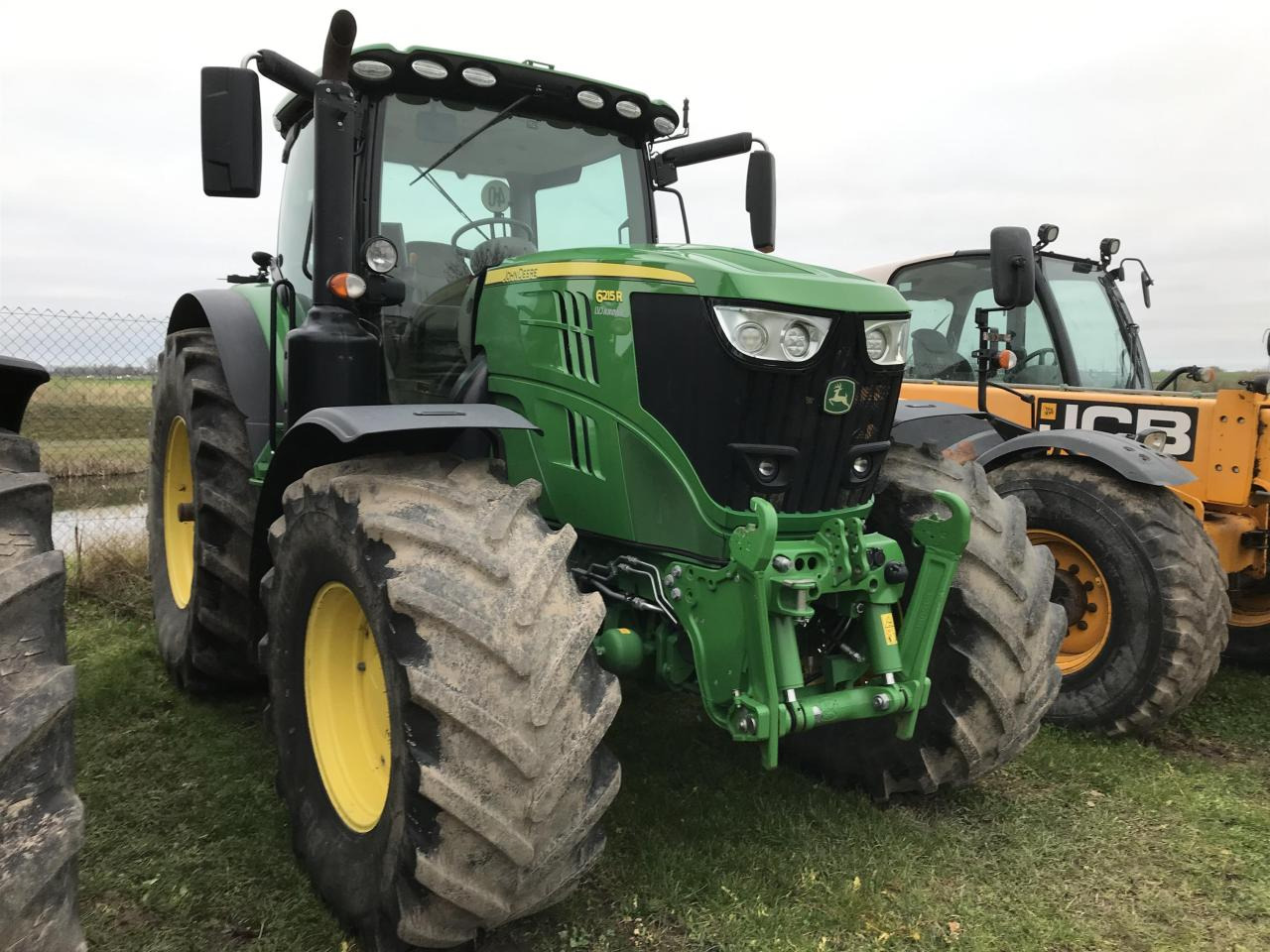 John Deere 6215R - Traktor: pilt 2 John Deere 6215R - Traktor: pilt 2
