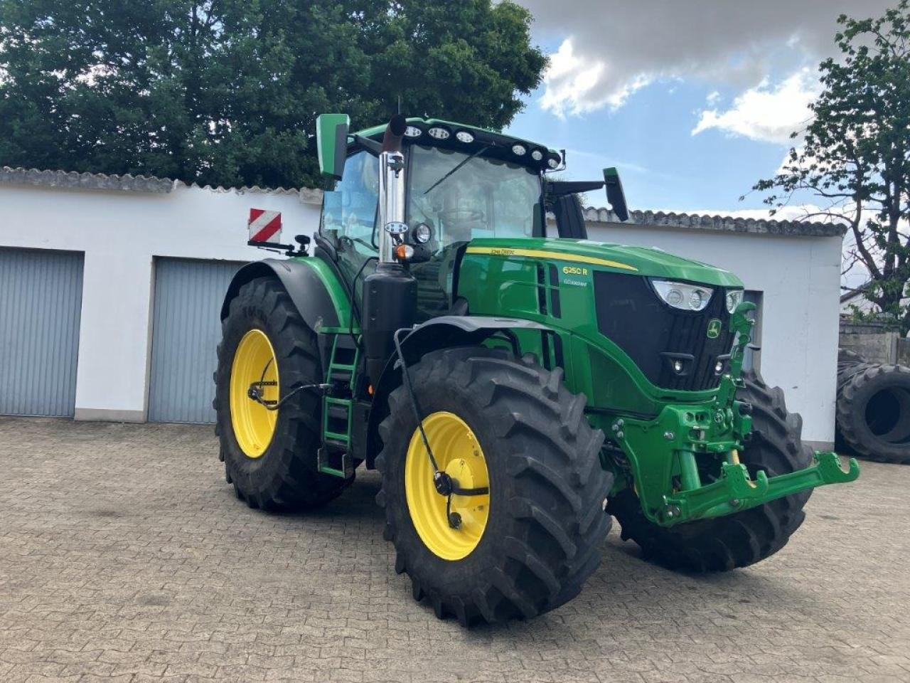 John Deere 6250R - Traktor: pilt 2 John Deere 6250R - Traktor: pilt 2