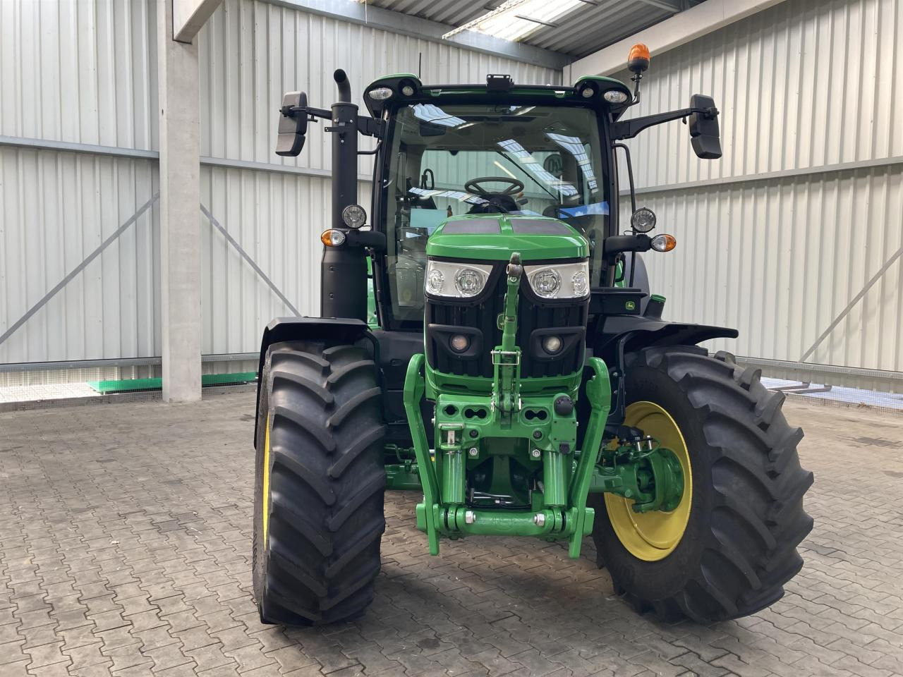 John Deere 6R 110 - Traktor: pilt 3 John Deere 6R 110 - Traktor: pilt 3