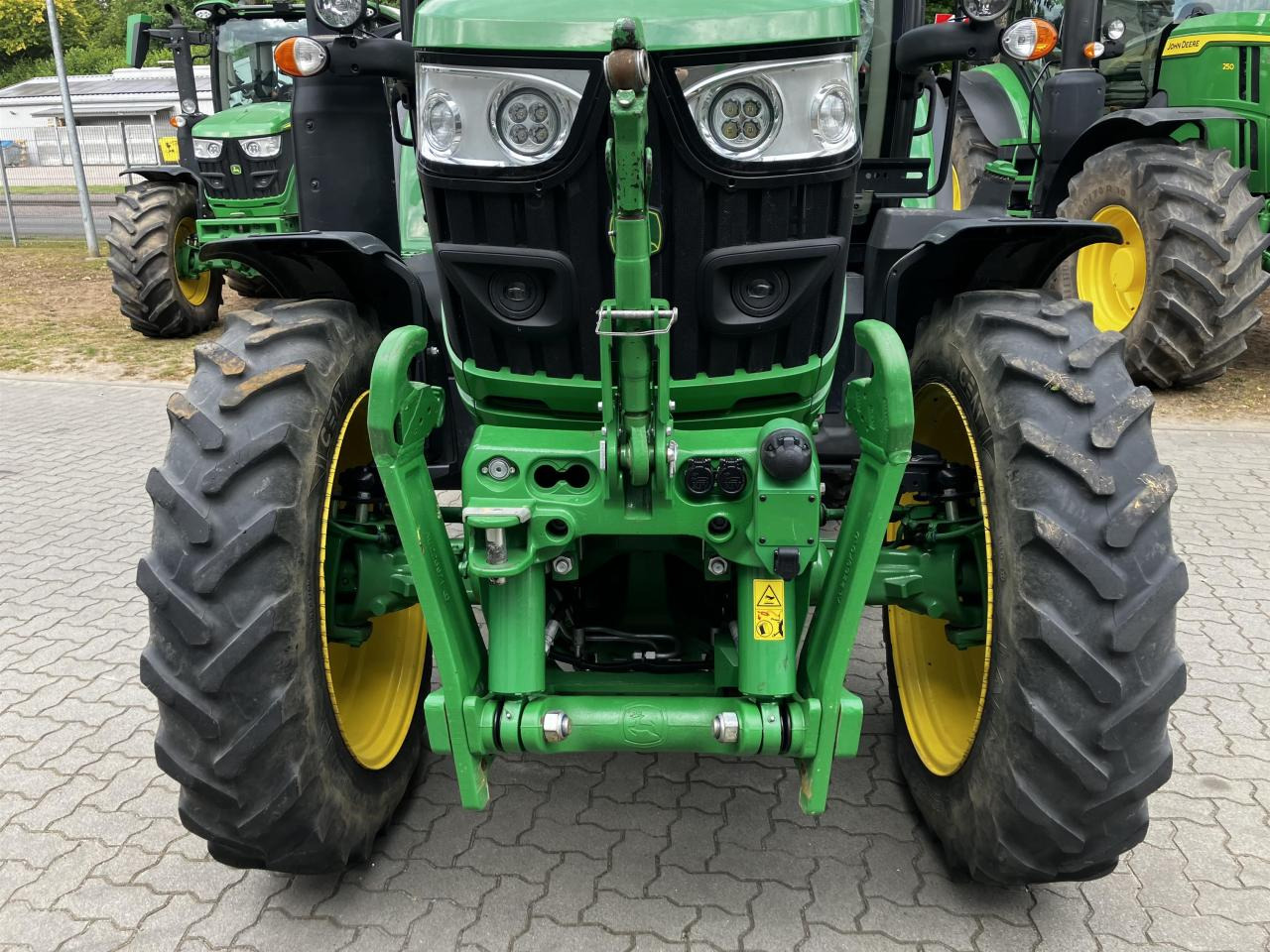 John Deere 6R 130 - Traktor: pilt 4 John Deere 6R 130 - Traktor: pilt 4