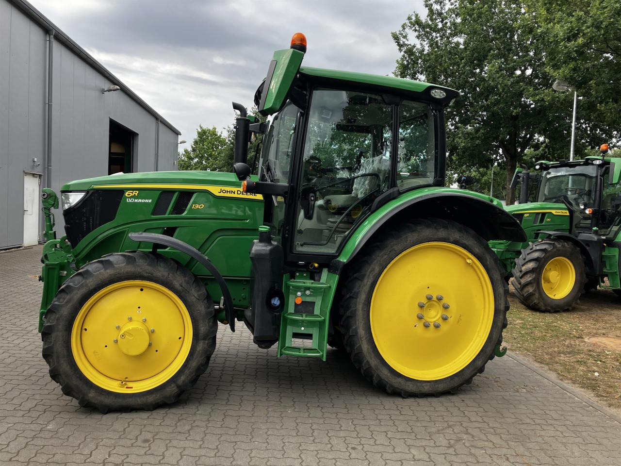 John Deere 6R 130 - Traktor: pilt 1 John Deere 6R 130 - Traktor: pilt 1