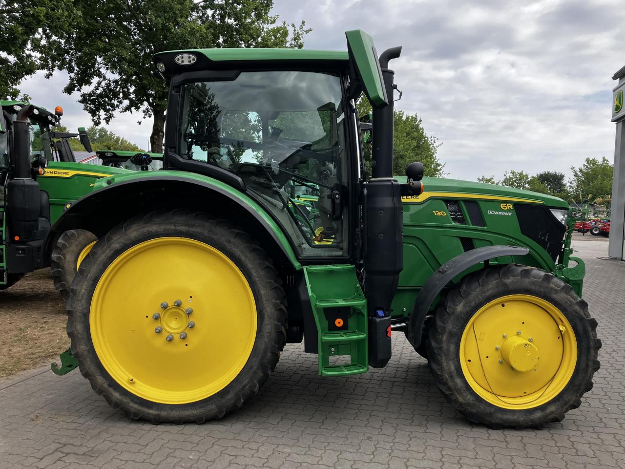 John Deere 6R 130 - Traktor: pilt 2 John Deere 6R 130 - Traktor: pilt 2