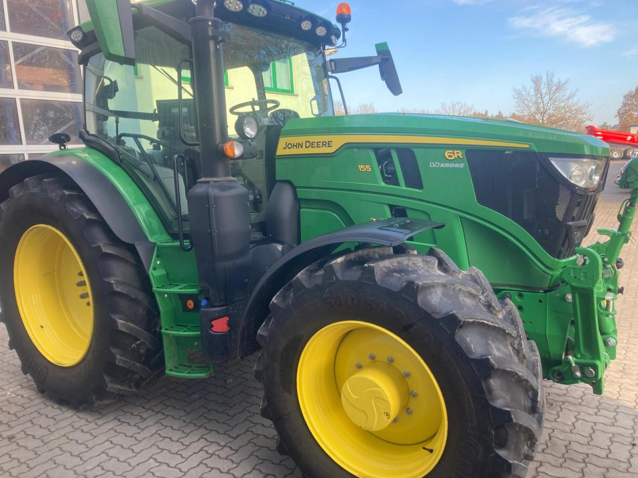 John Deere 6R 155 - Traktor: pilt 2 John Deere 6R 155 - Traktor: pilt 2