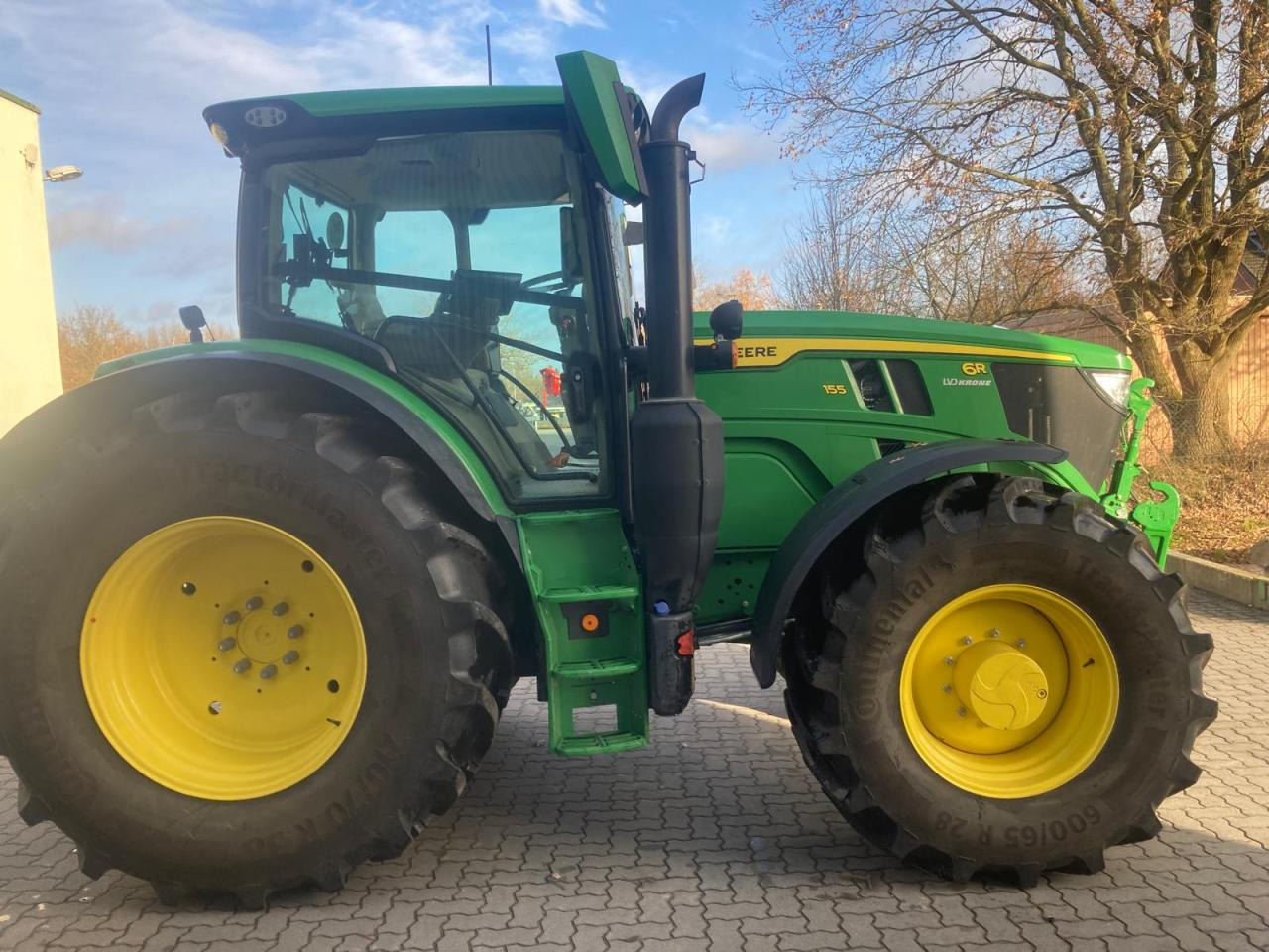 John Deere 6R 155 - Traktor: pilt 2 John Deere 6R 155 - Traktor: pilt 2