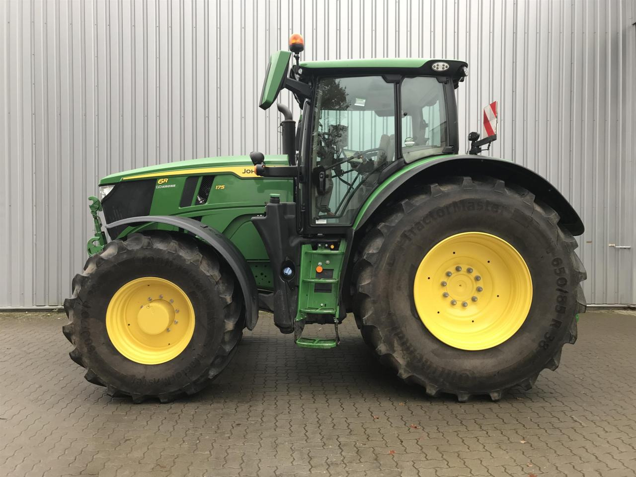 John Deere 6R 175 - Traktor: pilt 1 John Deere 6R 175 - Traktor: pilt 1