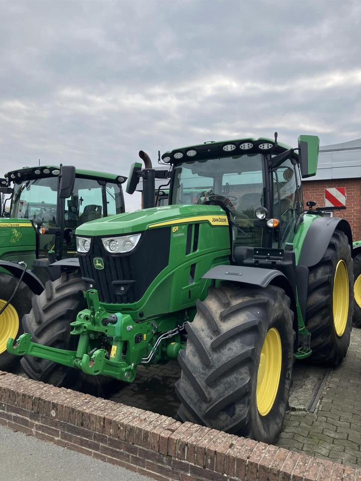 John Deere 6R 215 - Traktor: pilt 1 John Deere 6R 215 - Traktor: pilt 1