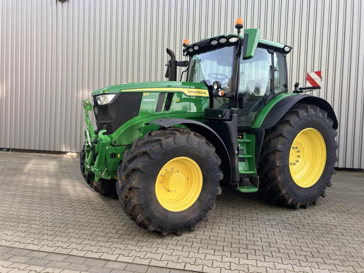 John Deere 6R 215 - Traktor: pilt 1 John Deere 6R 215 - Traktor: pilt 1