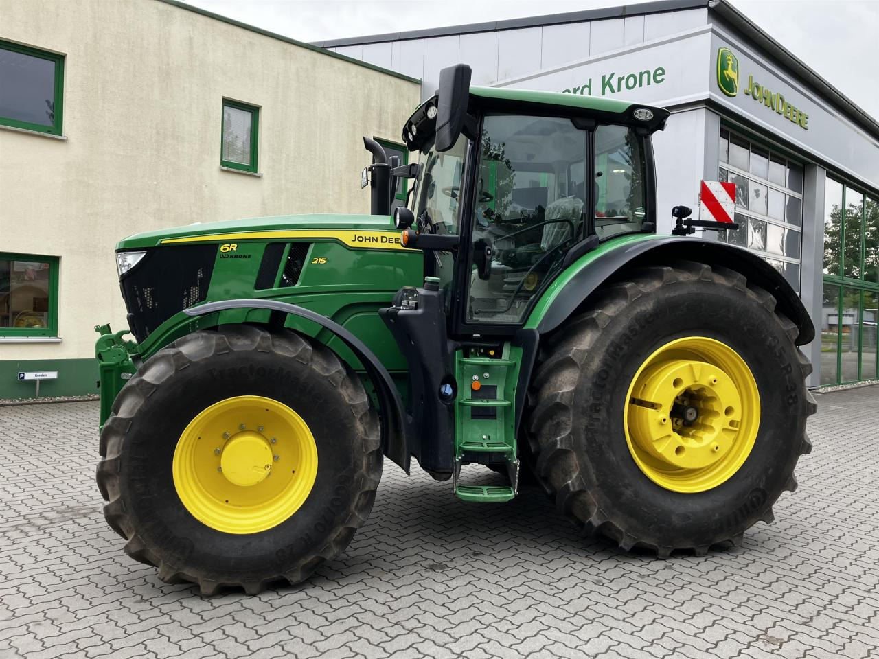 John Deere 6R 215 - Traktor: pilt 1 John Deere 6R 215 - Traktor: pilt 1