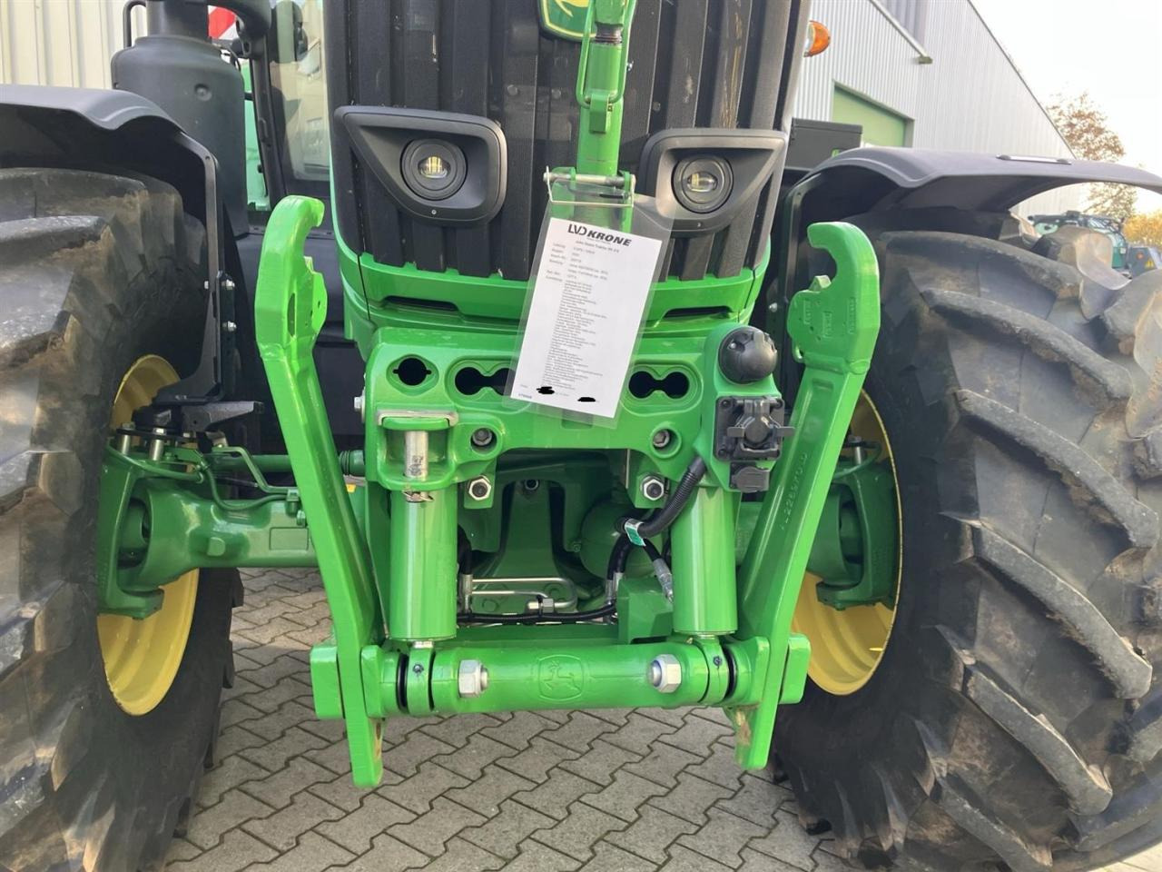 John Deere 6R 215 - Traktor: pilt 4 John Deere 6R 215 - Traktor: pilt 4