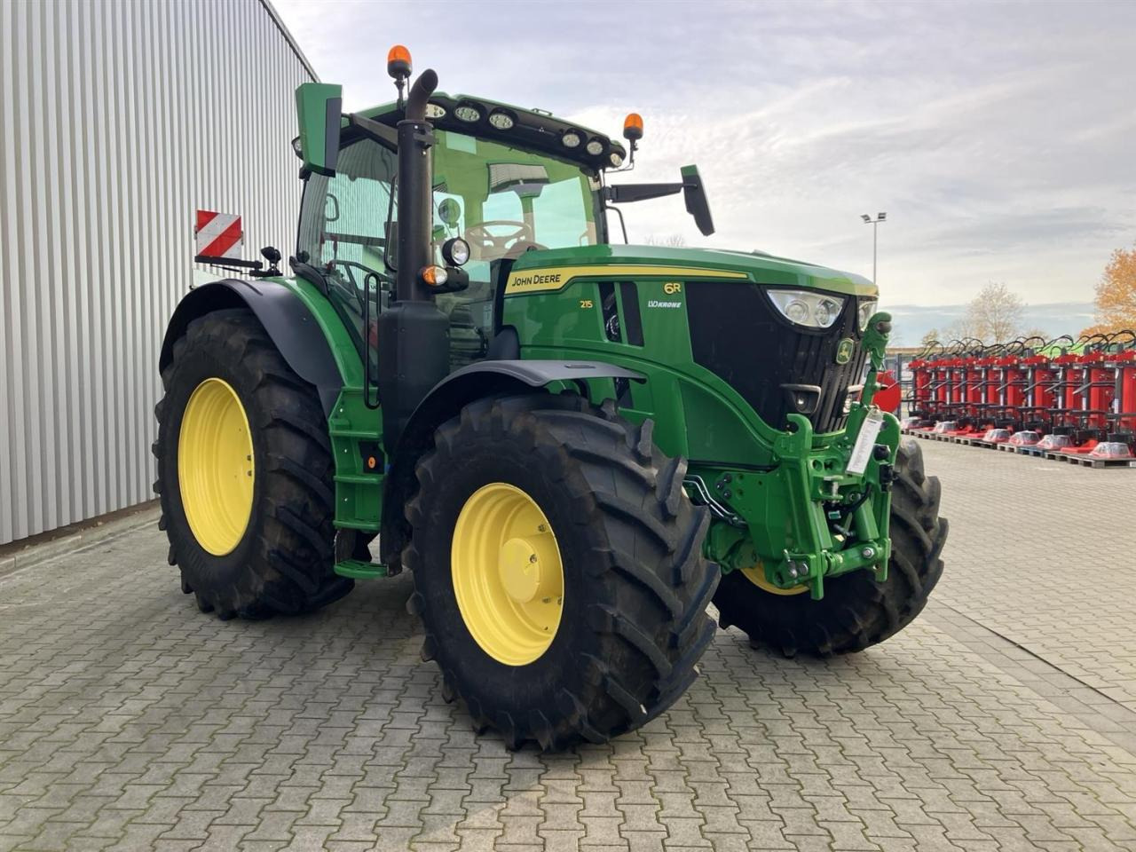 John Deere 6R 215 - Traktor: pilt 2 John Deere 6R 215 - Traktor: pilt 2