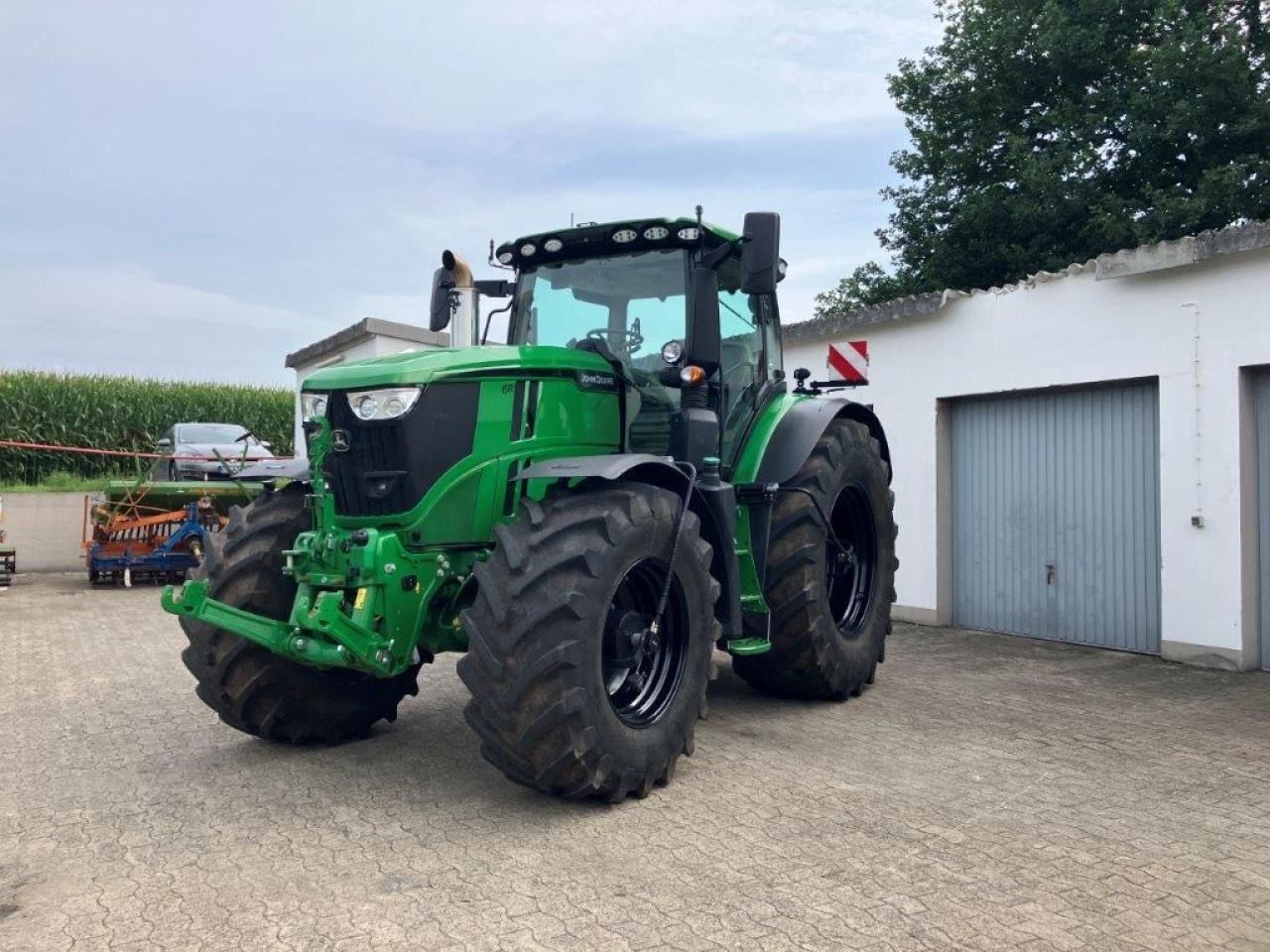 John Deere 6R 250 - Traktor: pilt 1 John Deere 6R 250 - Traktor: pilt 1