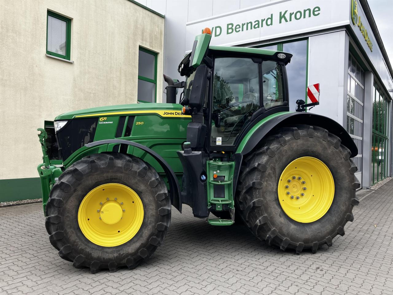 John Deere 6R 250 - Traktor: pilt 1 John Deere 6R 250 - Traktor: pilt 1