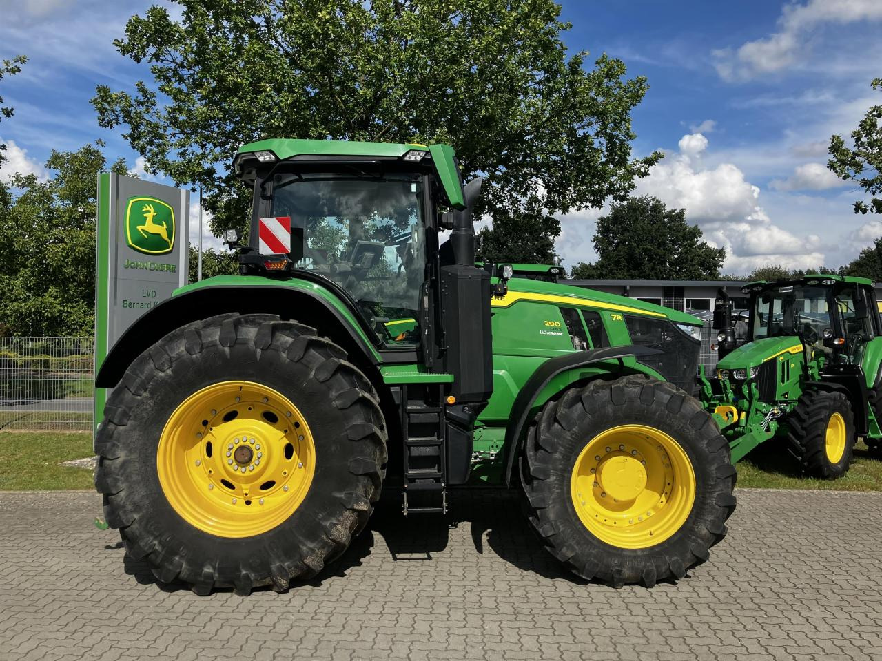 John Deere 7R 290 (MY21) - Traktor: pilt 2 John Deere 7R 290 (MY21) - Traktor: pilt 2