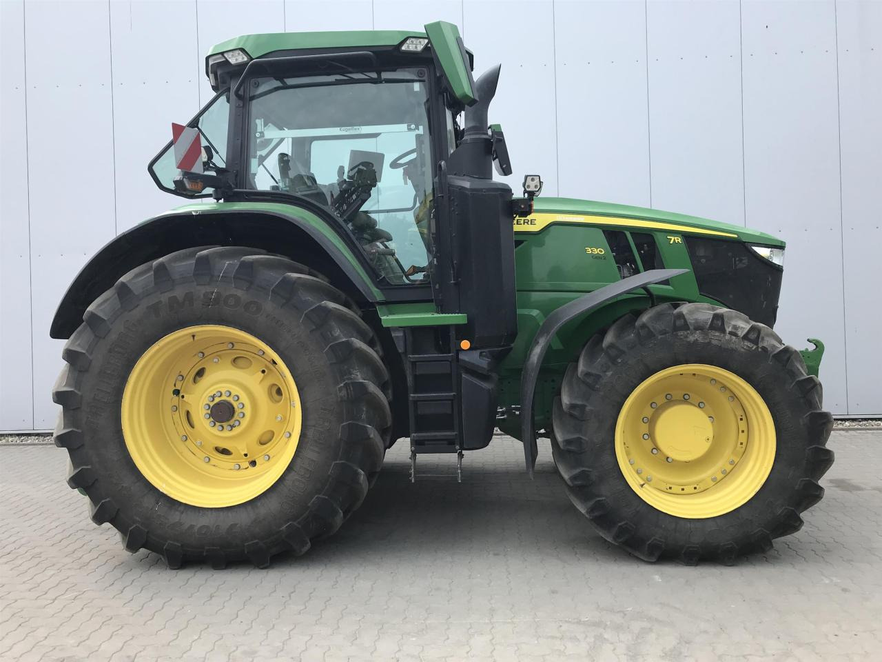 John Deere 7R 330 - Traktor: pilt 2 John Deere 7R 330 - Traktor: pilt 2