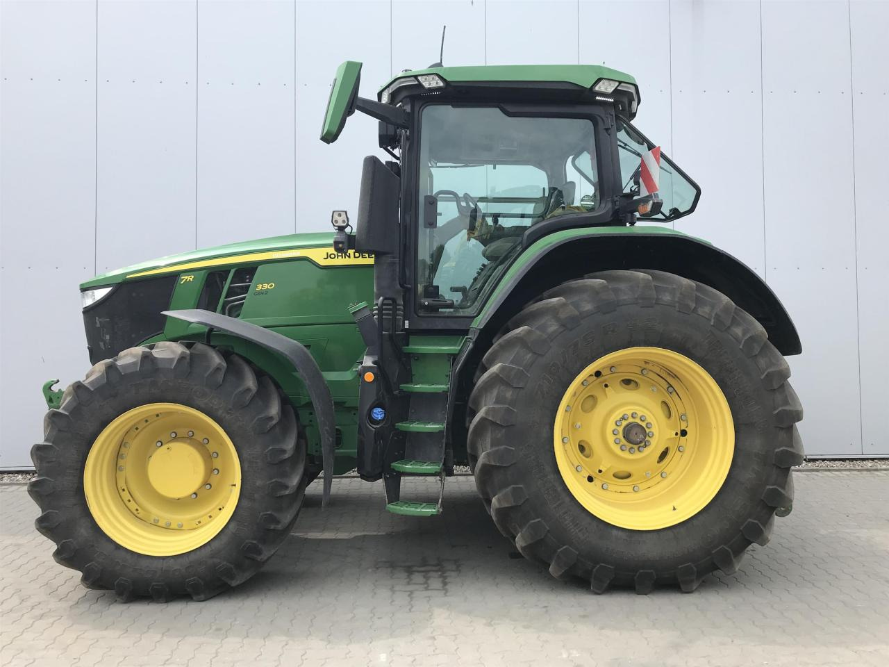 John Deere 7R 330 - Traktor: pilt 1 John Deere 7R 330 - Traktor: pilt 1