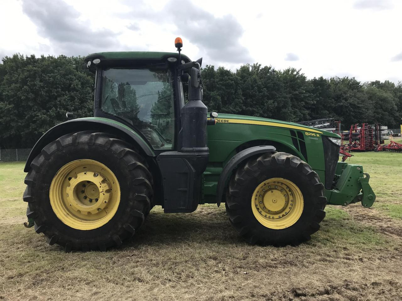 John Deere 8295R - Traktor: pilt 2 John Deere 8295R - Traktor: pilt 2