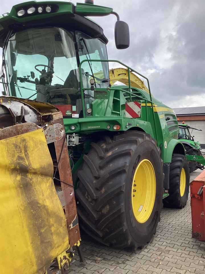 John Deere 8300 - Koristusmasin: pilt 1 John Deere 8300 - Koristusmasin: pilt 1